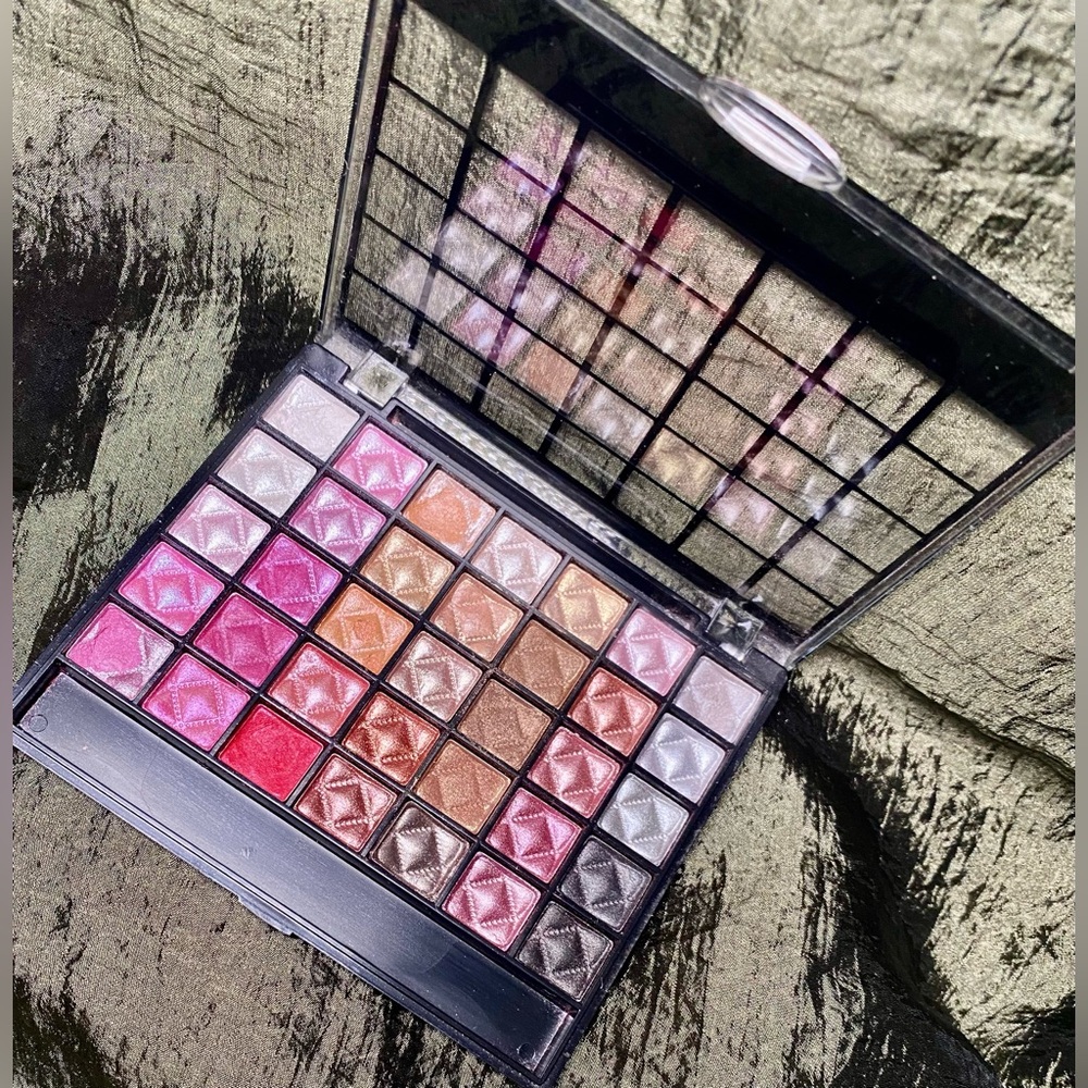 Santee Eye Paint 35 Colors Palette